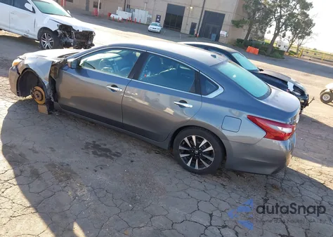 2018 Nissan Altima 2.5 Sv z USA, uszkodzony, nr VIN 1N4AL3AP0JC197055